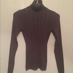 Pre-Owned Ladies Turtle Neck Sweater